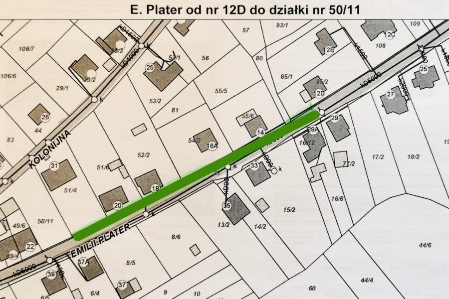 Grafika przedstawia ulicę plater - miejsce, w którym ma powstać nowa nawierzchnia chodnika