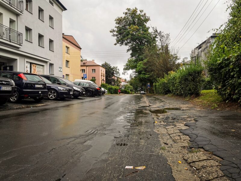 Na zdjęciu widać ulicę Powstańców Śląskich