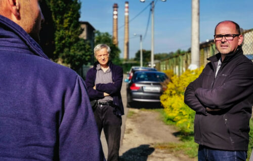 Zdjęcie przedstawia spotkanie Radnego tdeusza kaczmarka z mieszkańcami na ulicy wróblewskiego
